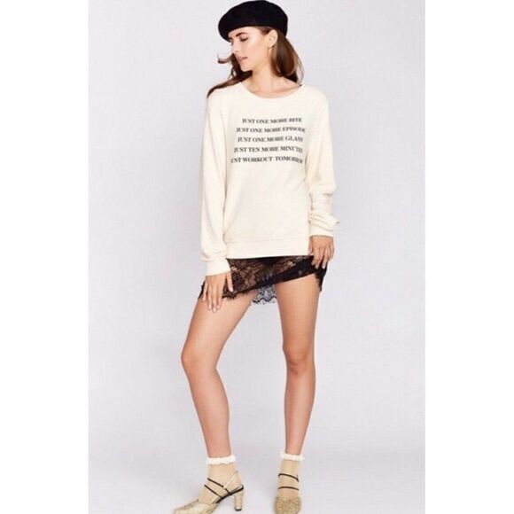 NEW WILDFOX Sz M LIES I TELL MYSELF WHITE JUST ONE MORE BBJ JUMPER - Picture 3 of 7
